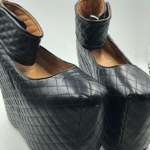 Jeffrey Campbell pointe